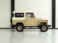 1982 Toyota Land Cruiser FJ40 356859 Beige